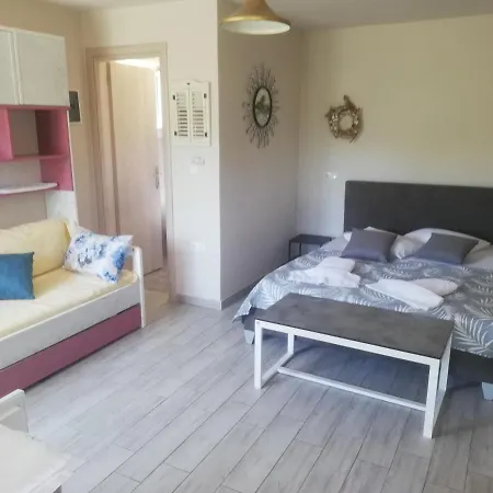 Villa Green Apartment *